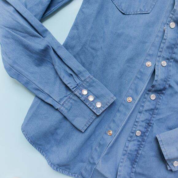 Torn by Ronny Kobo Chambray Denim Long Sleeve Classic Button Up Size Small - Picture 3 of 9